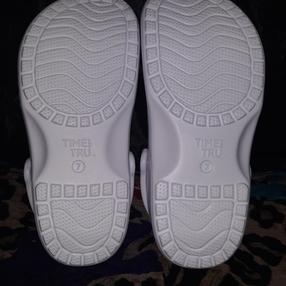 ((Listing # 128)) White Shoes (( New )) - Picture 2 of 5